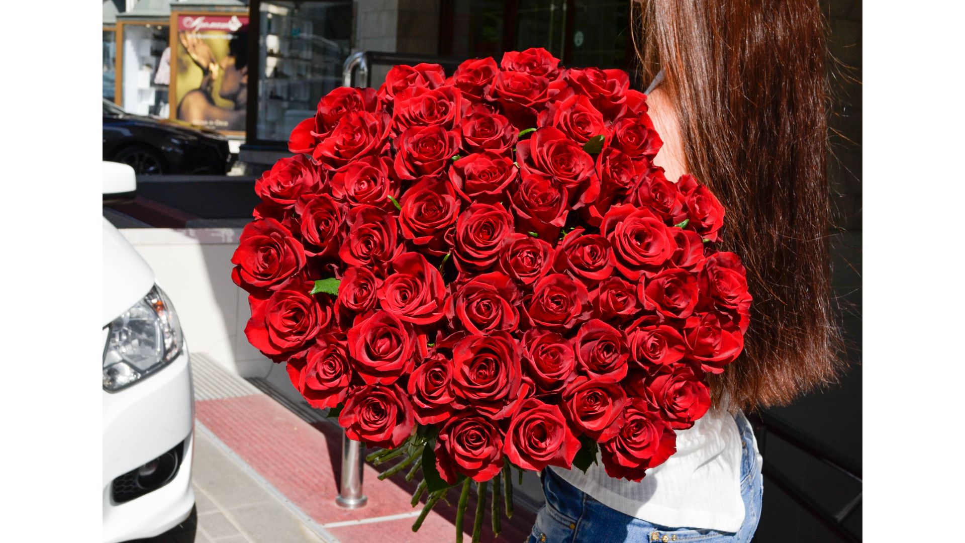 Фото эксклюзивного букета из 25 красных роз