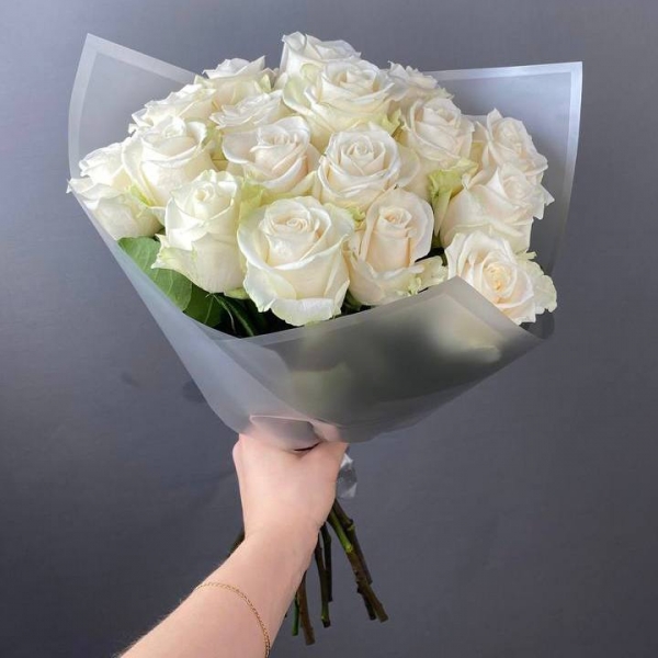 Монобукет из белых роз. Фото 3