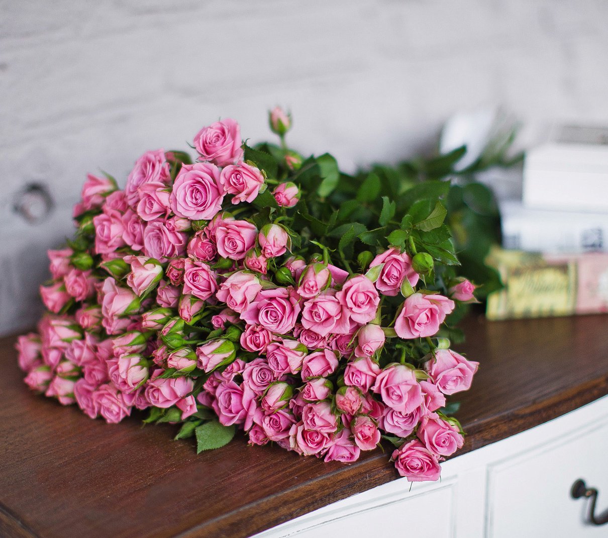 Фото подаренных розовых кустовых роз