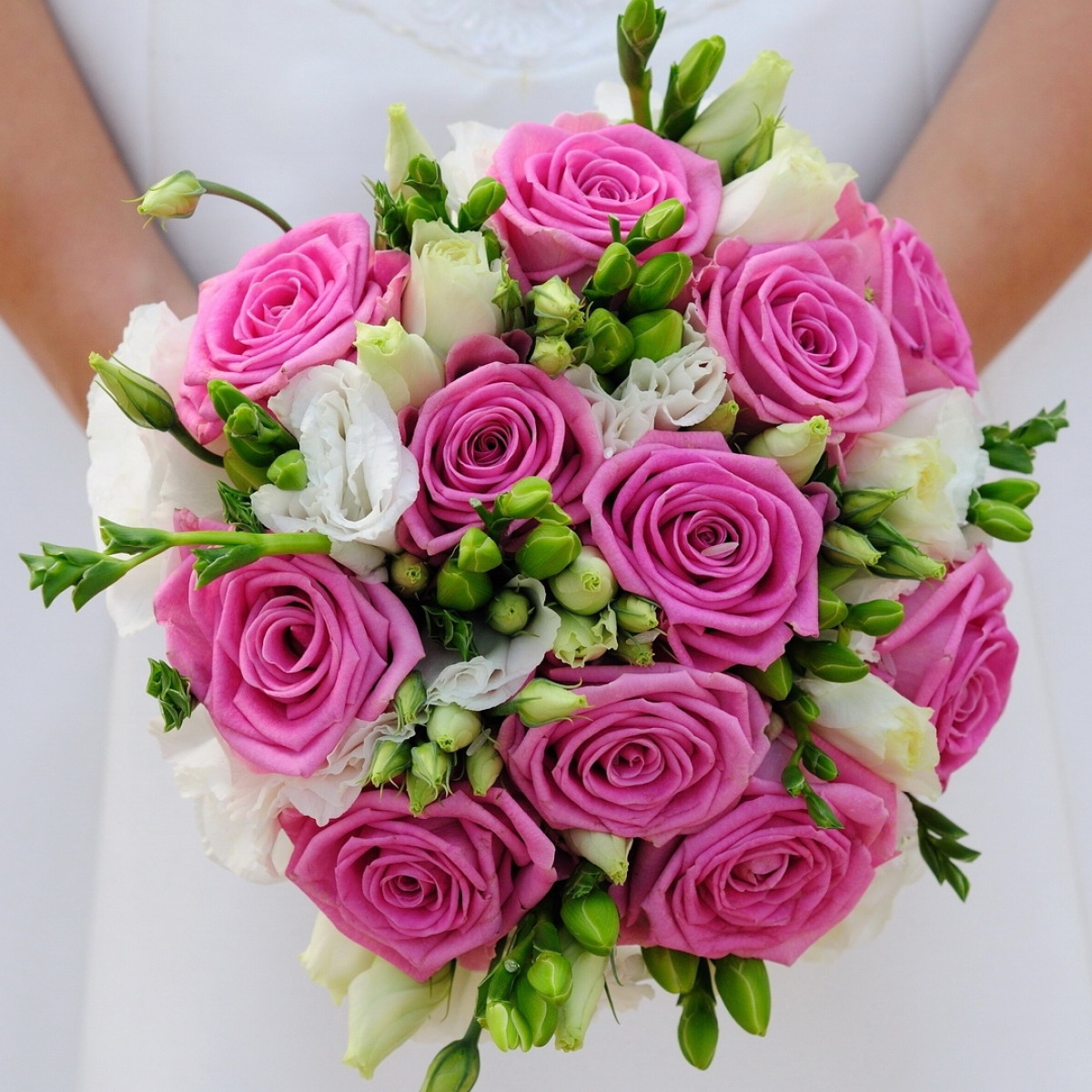 Букет невесты из роз "Вспышка"