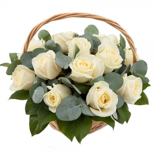 Корзина с белыми розами "Белоснежка"