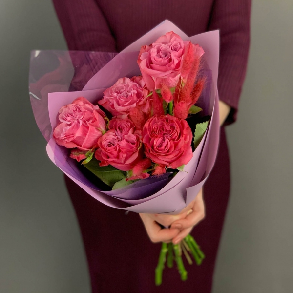 Букет из 5 розовых роз. Фото 1