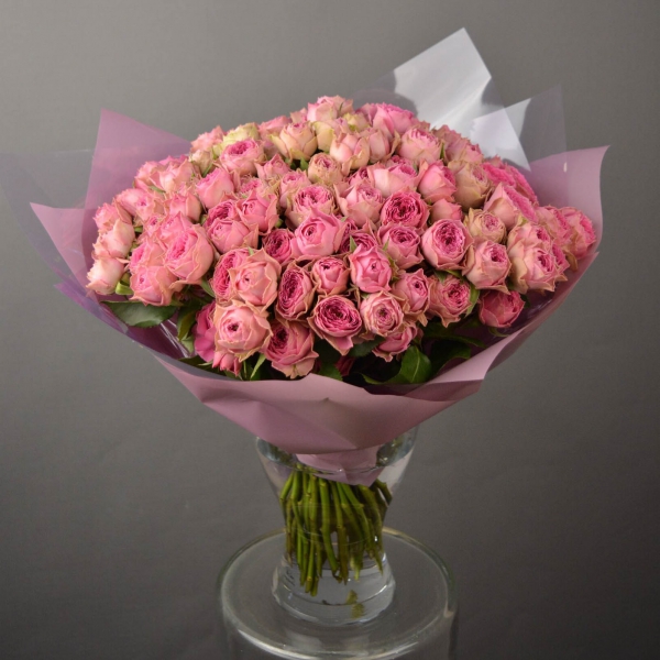 Букет из пионовидных кустовых роз. Фото 1