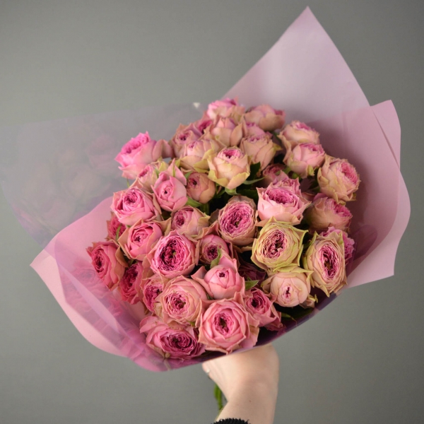 Букет из пионовидных кустовых роз. Фото 3