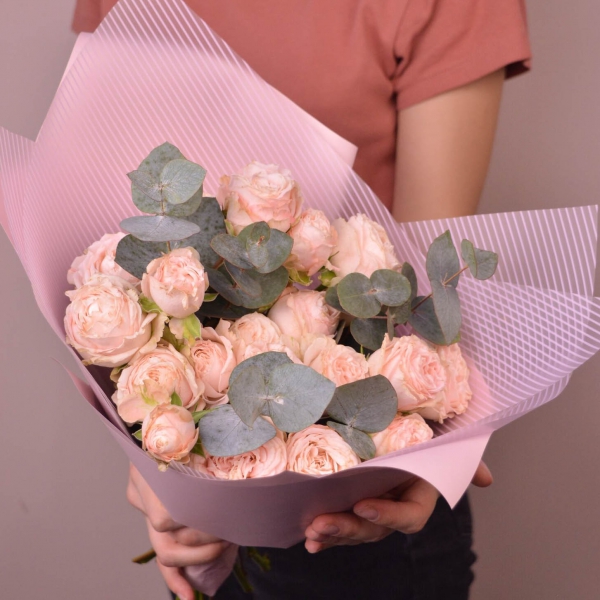 Букет из кустовых роз Бомбастик. Фото 1