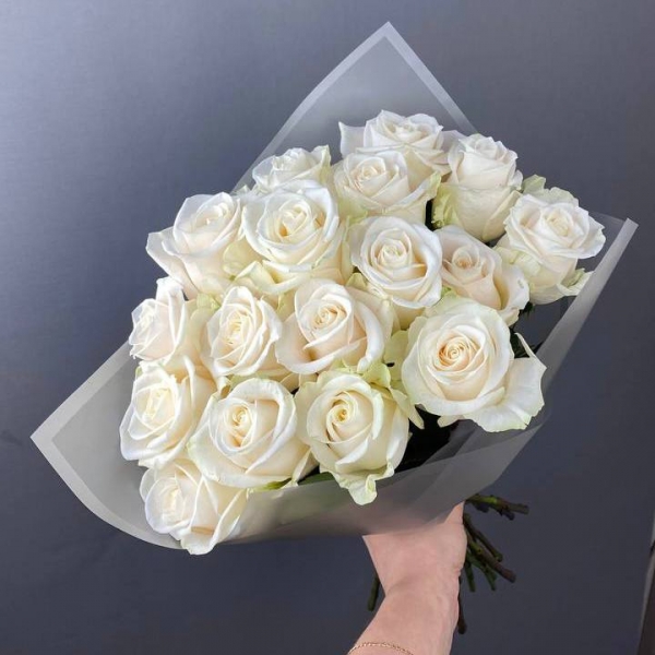 Монобукет из белых роз. Фото 1